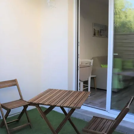 Royan, 1 Piece, 2 Personnes - Fr-1-305-1479 *